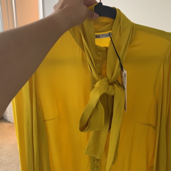 Beautiful yellow blouse from Zara - brand new 😍 - Picture 3 of 4